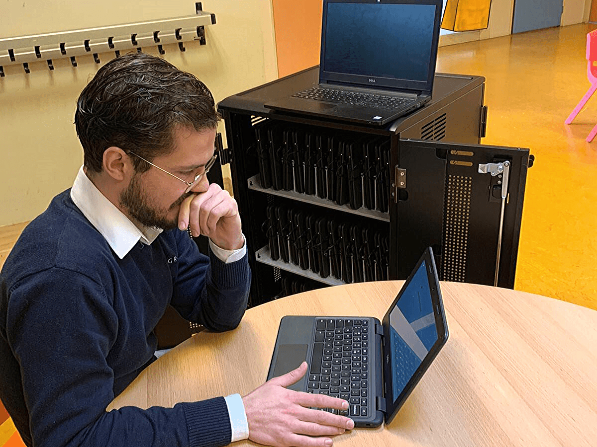 Nieuwe laptops voor bassisschool