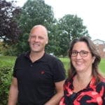 Rob Sakko, Voorzitter College van Bestuur en Carin Reurink, medewerker Financiën